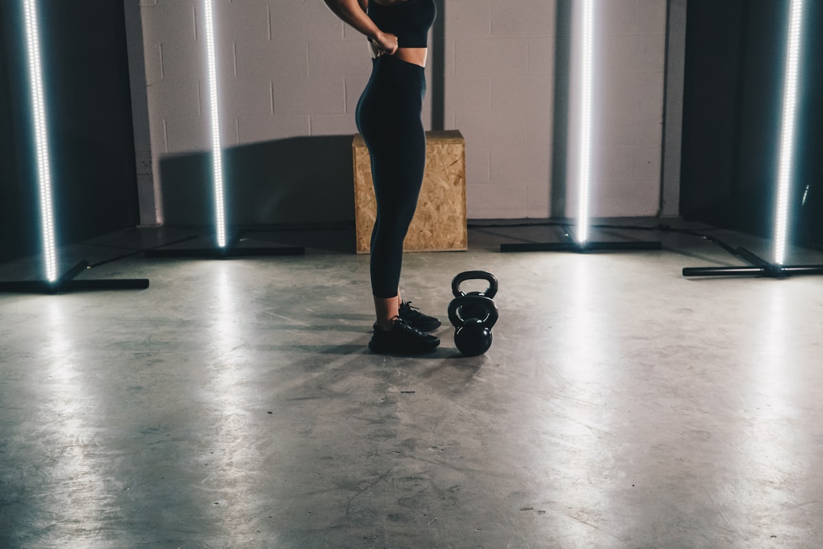 Calorie burn comparison chart -- kettlebell swing vs dumbbell circuit over 30 minutes